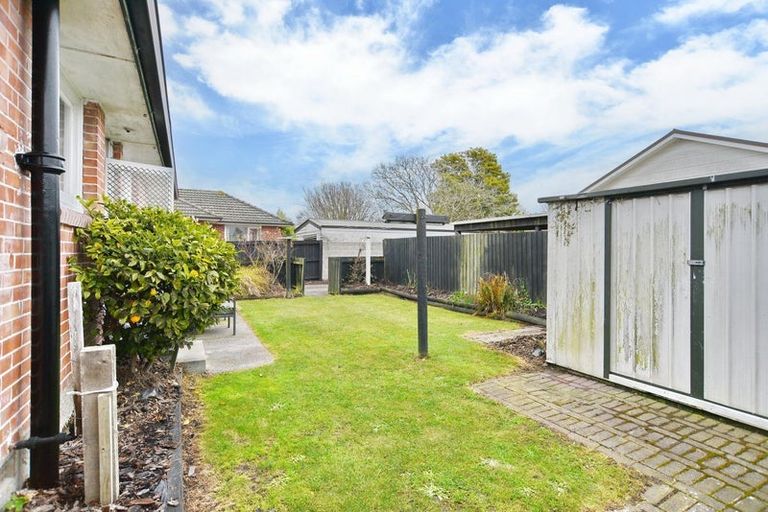 Photo of property in 2/21 Dunedin Street, Redwood, Christchurch, 8051