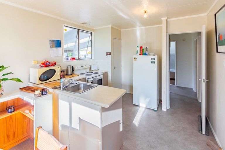 Photo of property in 71 Mcfarlane Street, Oakura, 4314