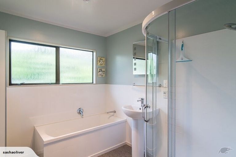 Photo of property in 31 Eruini Street, Waikanae Beach, Waikanae, 5036