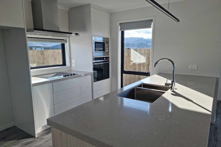 Photo of property in 10 Ronomor Place, Whitianga, 3510