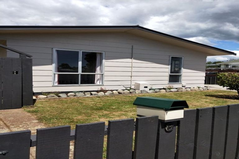 Photo of property in 8 Kebbell Avenue, Levin, 5510