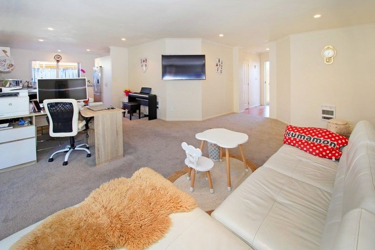 Photo of property in 4 Pateke Drive, Takanini, 2112