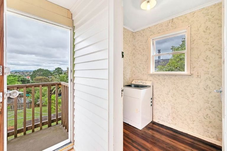 Photo of property in 38 Cyclarama Crescent, Massey, Auckland, 0614