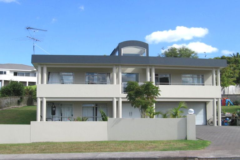 Photo of property in 18 Belleaire Court, West Harbour, Auckland, 0618