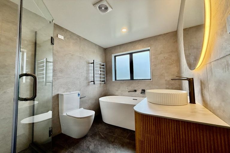 Photo of property in 77c Schoolside Road, Kumeu, 0810