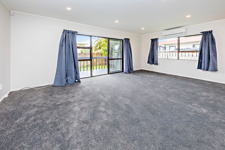 Photo of property in 1/6 Hatherley Place, Clendon Park, Auckland, 2103