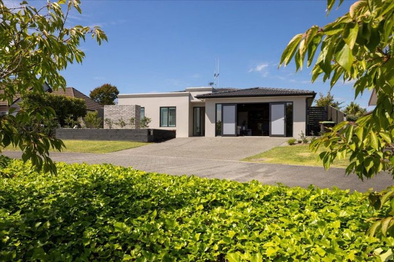 Photo of property in 22 Harbelle Close, Bethlehem, Tauranga, 3110