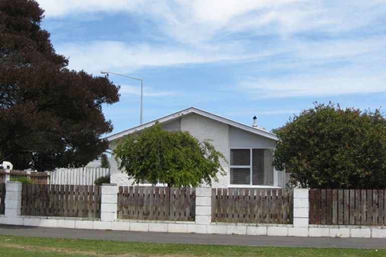 Photo of property in 1 Newport Street, Avondale, Christchurch, 8061