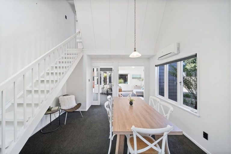 Photo of property in 1/195 Fisher Parade, Farm Cove, Auckland, 2012