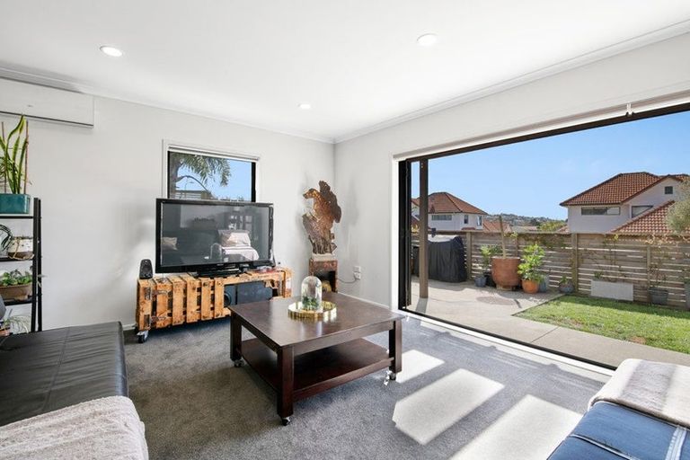 Photo of property in 7a Parkwood Crescent, Gulf Harbour, Whangaparaoa, 0930
