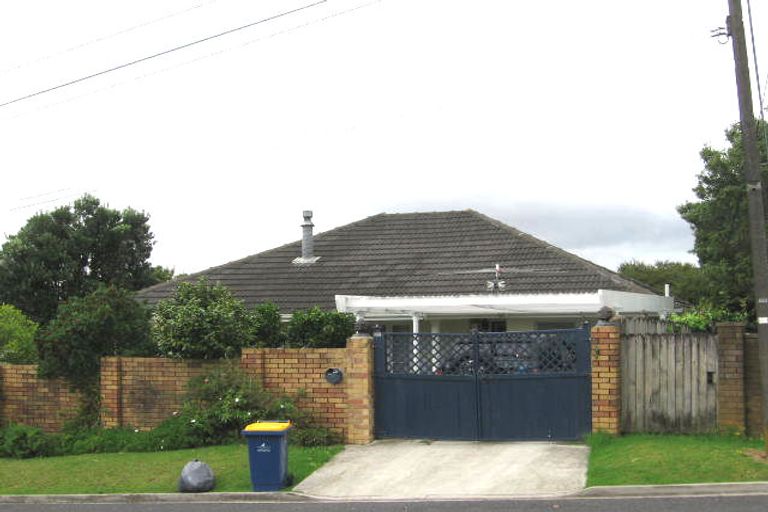 Photo of property in 2 Phillip Avenue, Glen Eden, Auckland, 0602