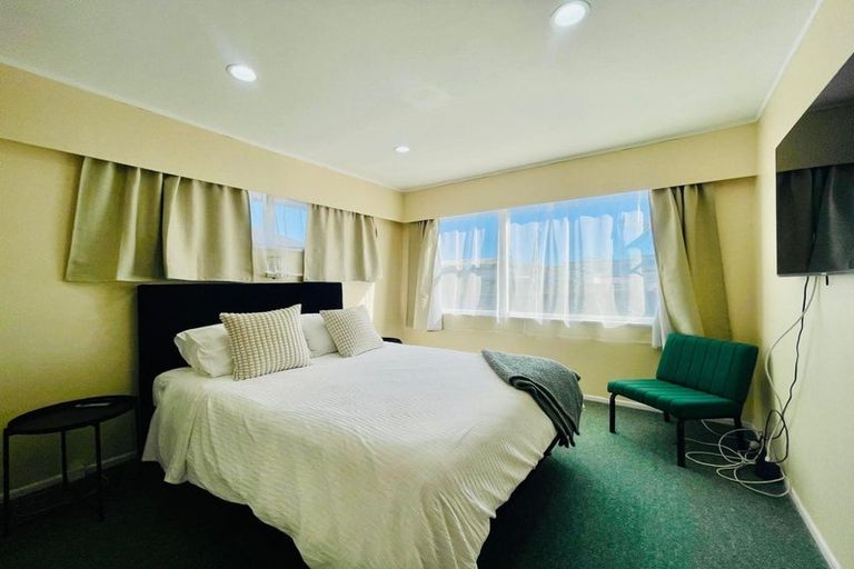 Photo of property in 2/8 Russell Road, Manurewa, Auckland, 2102