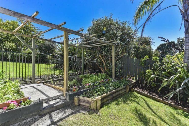 Photo of property in 3/16 Margaret Place, Milford, Auckland, 0620
