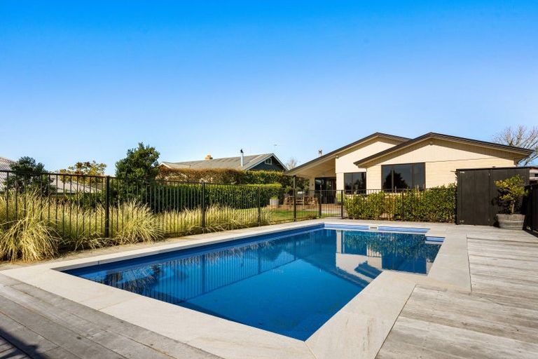 Photo of property in 28 Reynolds Road, Havelock North, 4130