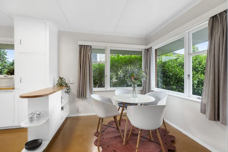 Photo of property in 15 Handyside Street, Tawa, Wellington, 5028