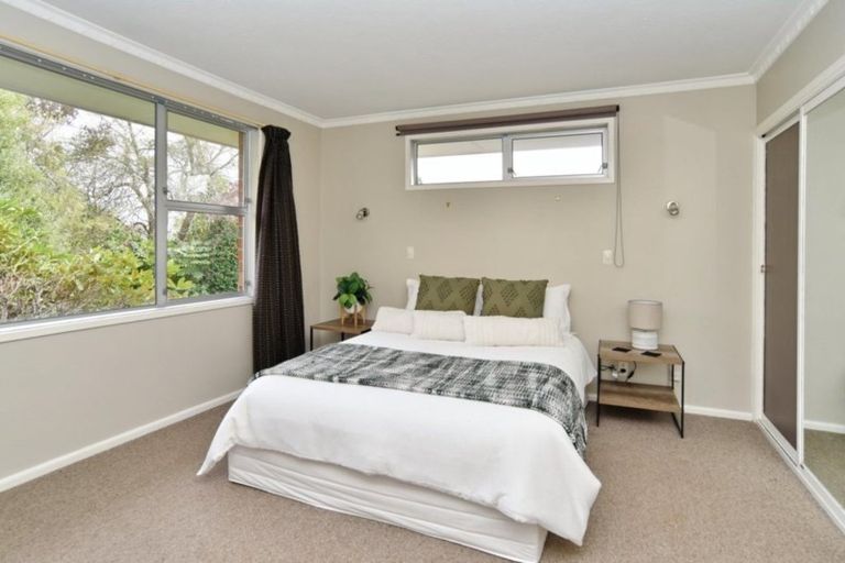 Photo of property in 36 Highfield Place, Avonhead, Christchurch, 8042