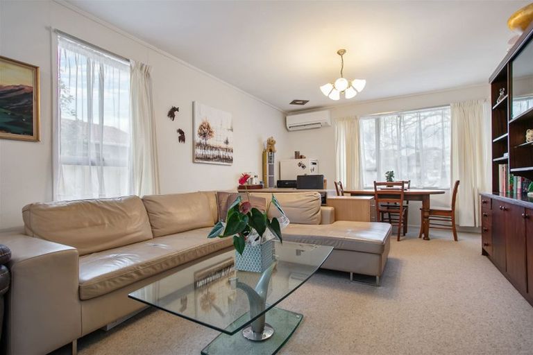 Photo of property in 12 Crispian Place, Weymouth, Auckland, 2103