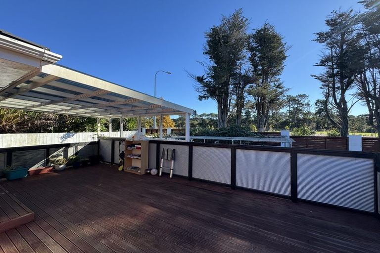 Photo of property in 20 Godley Road, Green Bay, Auckland, 0604