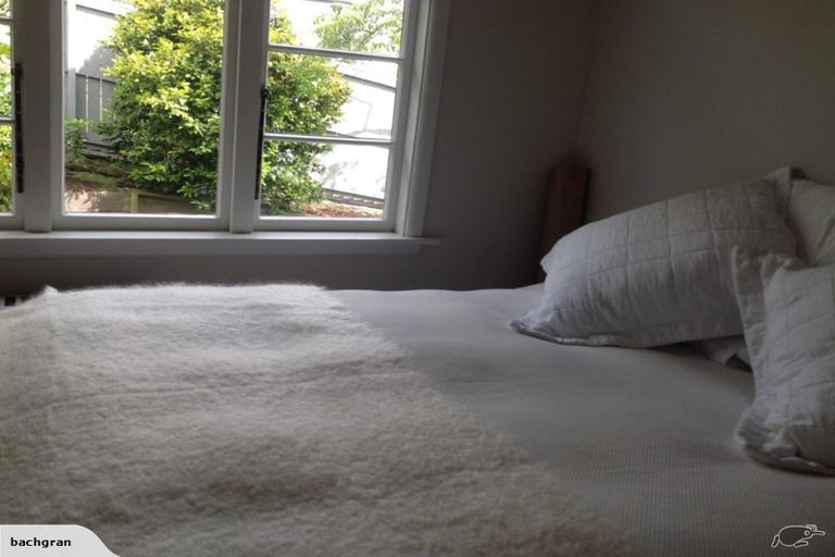 Photo of property in 69 Moncks Spur Road, Redcliffs, Christchurch, 8081