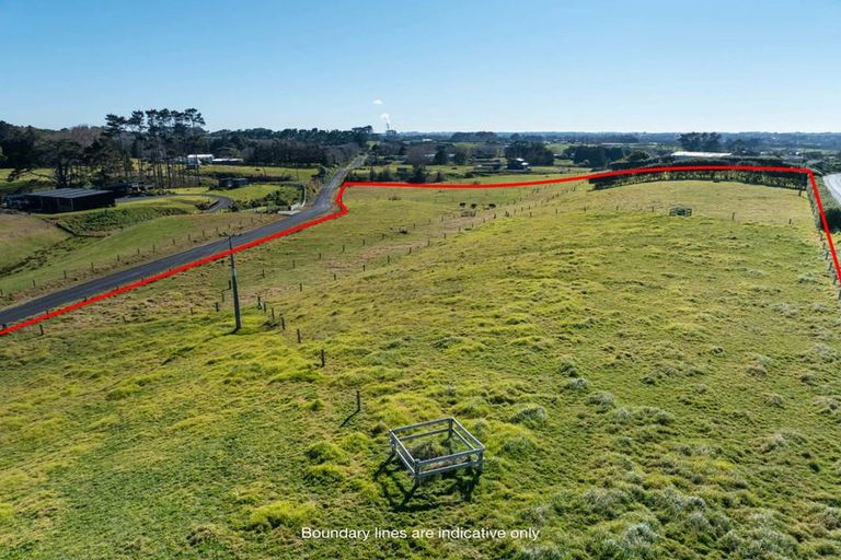 Photo of property in 126 Whiriwhiri Road, Waiuku, 2682
