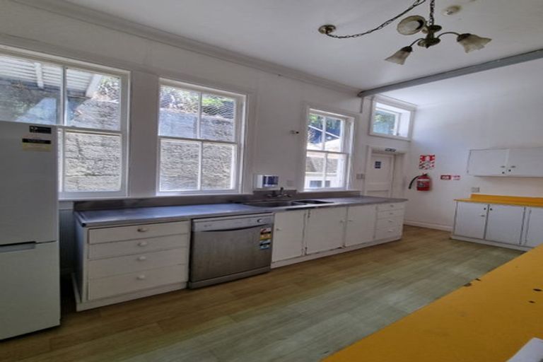 Photo of property in 48 Aurora Terrace, Kelburn, Wellington, 6012