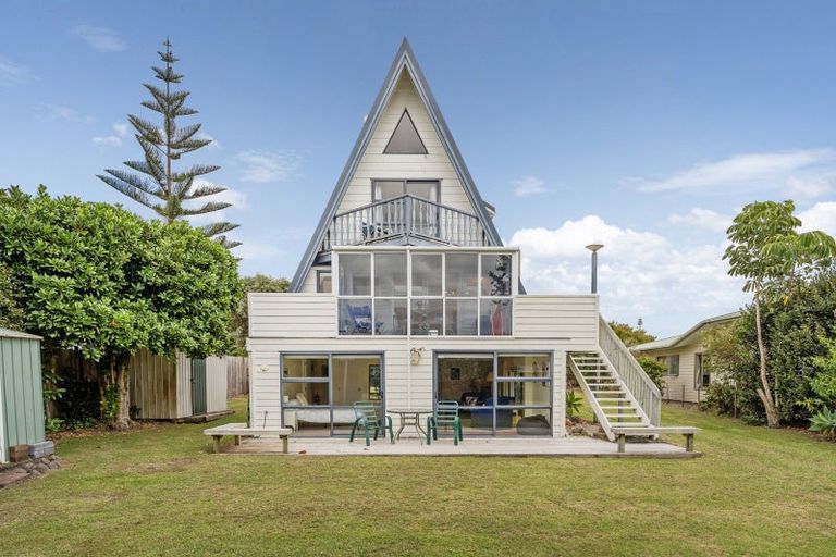 Photo of property in 55 Oyster Drive, Cooks Beach, Whitianga, 3591