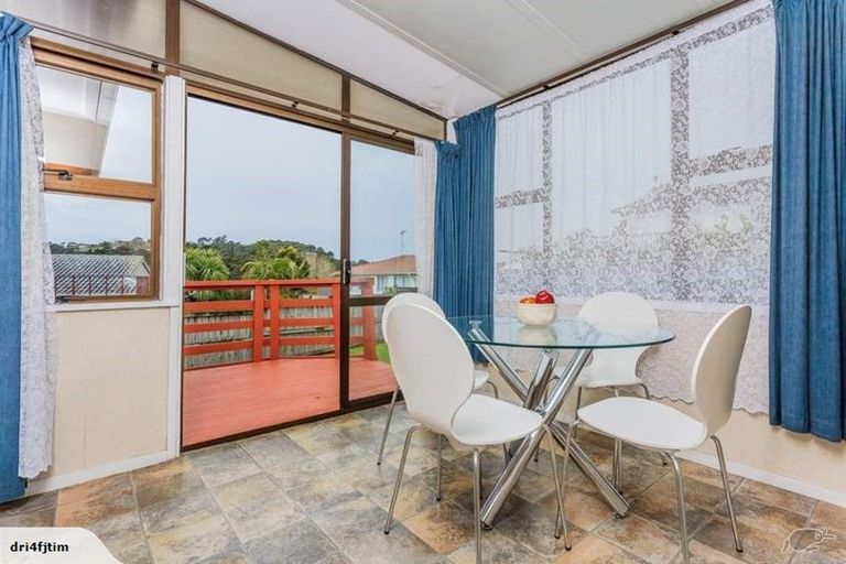 Photo of property in 5 Spinella Drive, Bayview, Auckland, 0629