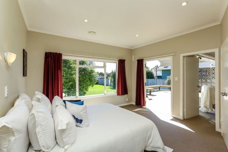 Photo of property in 27 List Street, Welbourn, New Plymouth, 4310