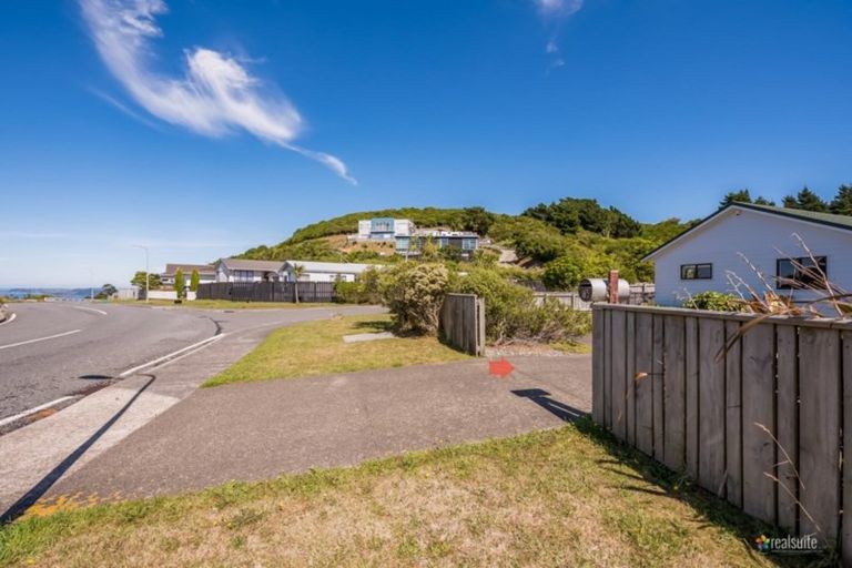 Photo of property in 165 Maungaraki Road, Korokoro, Lower Hutt, 5012
