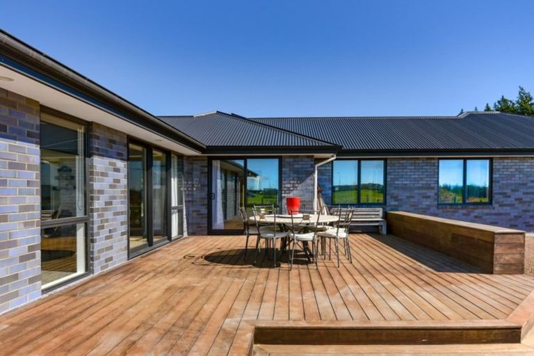 Photo of property in 39 Landsborough Drive, Darfield, 7571