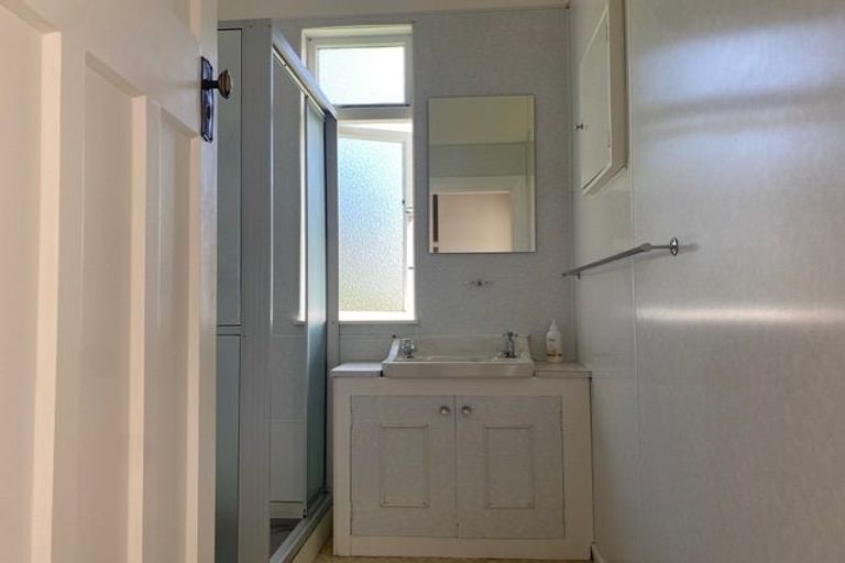 Photo of property in 435 Tararua Road, Levin, 5571