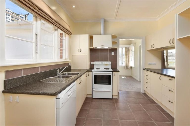 Photo of property in 94 Forbury Road, Saint Clair, Dunedin, 9012