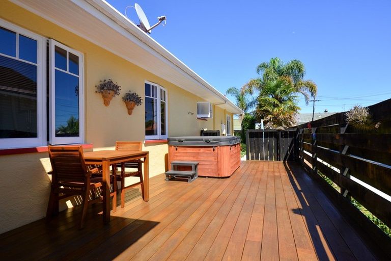 Photo of property in 2 Saint Olpherts Avenue, Hamilton East, Hamilton, 3216