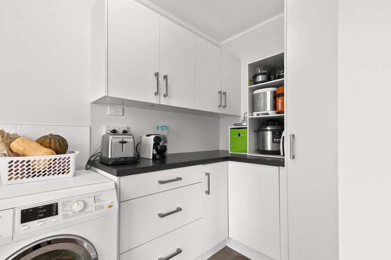 Photo of property in 118 Hinewa Road, Otumoetai, Tauranga, 3110