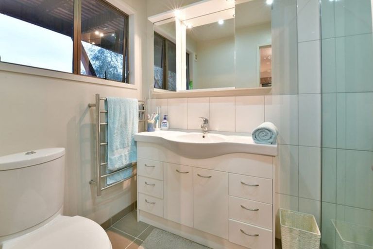 Photo of property in 504 Beach Road, Murrays Bay, Auckland, 0630