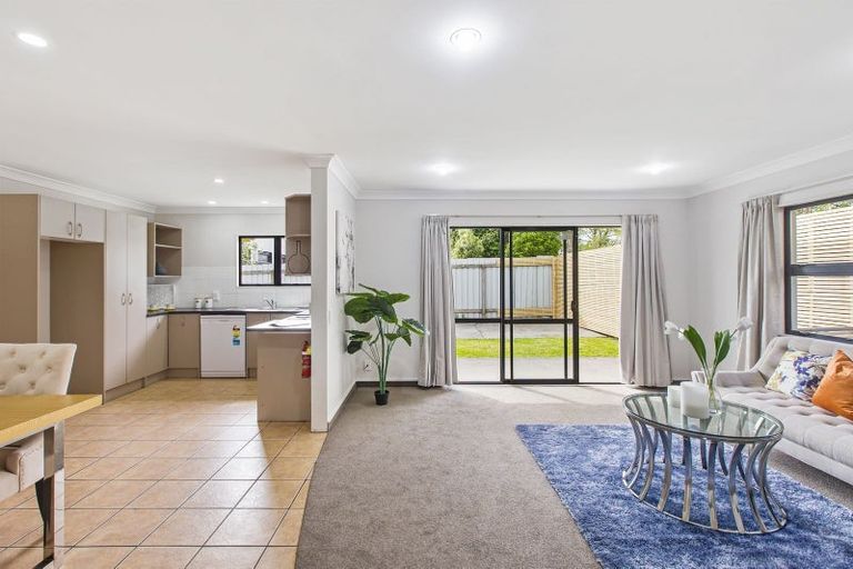 Photo of property in 48d Tironui Road, Takanini, 2112