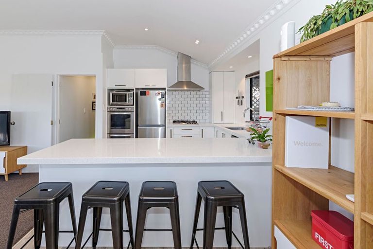 Photo of property in 3/109 Don Buck Road, Massey, Auckland, 0614