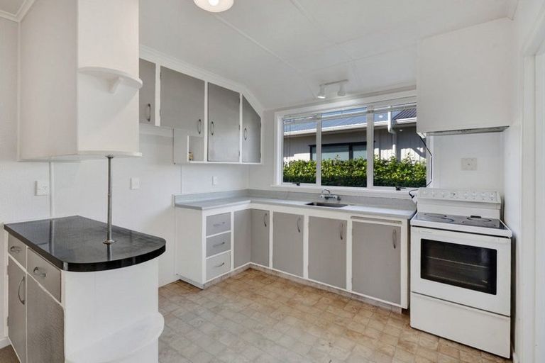 Photo of property in 90 Mangorei Road, Strandon, New Plymouth, 4312