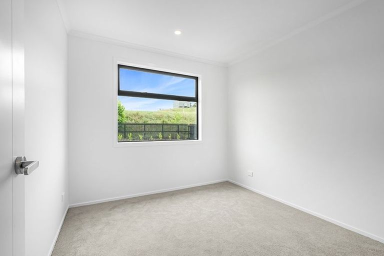 Photo of property in 35 Overton Street, Rototuna North, 3210