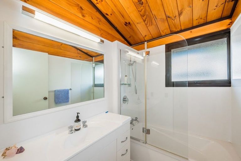 Photo of property in 29 Nimmo Avenue, Waikanae, 5036