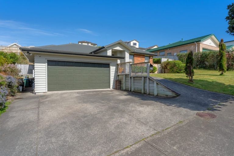 Photo of property in 42 Tongariro Drive, Aotea, Porirua, 5024