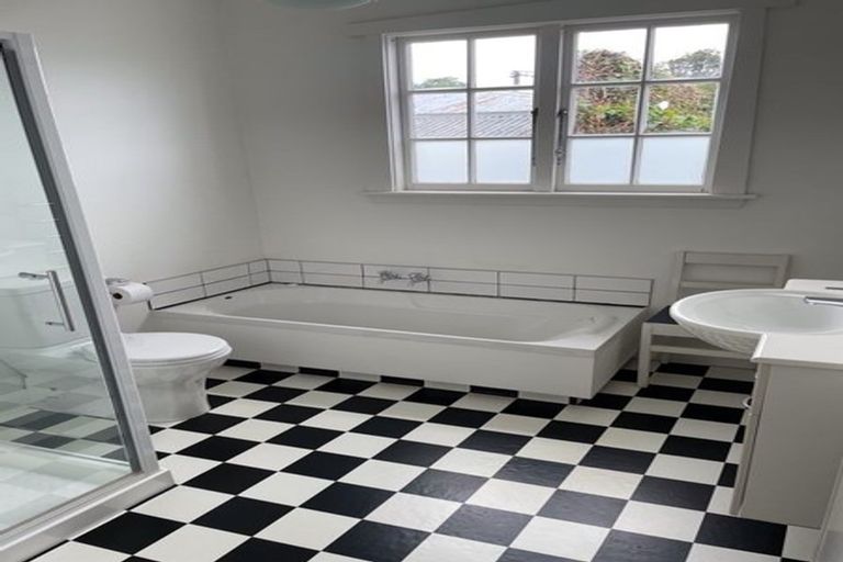 Photo of property in 105 Condell Avenue, Papanui, Christchurch, 8053