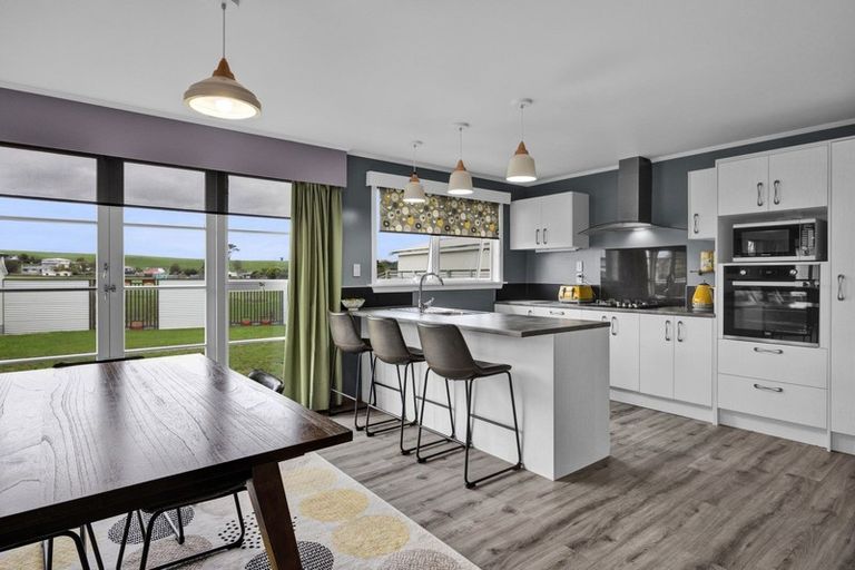 Photo of property in 108 Stanners Street, Eltham, 4322