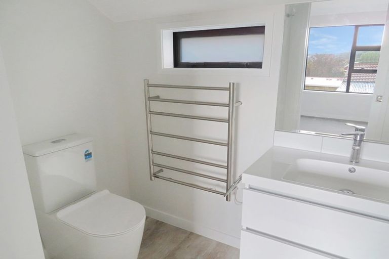 Photo of property in 90b Cambridge Terrace, Waterloo, Lower Hutt, 5011