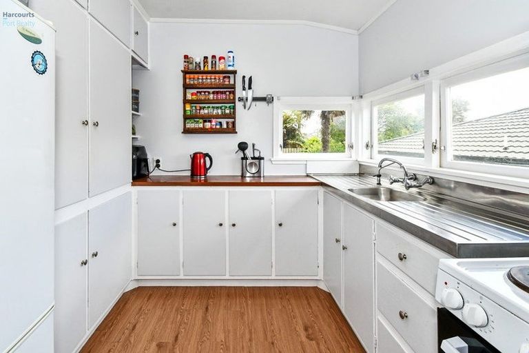 Photo of property in 182 Queen Street, Pukekohe, 2120