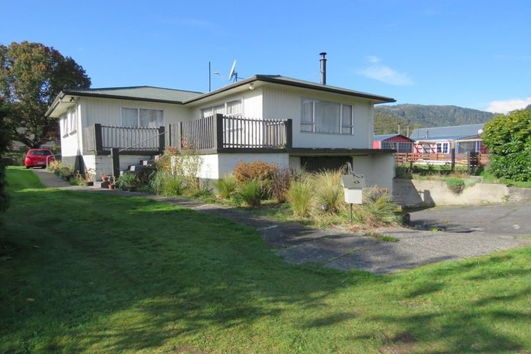 Photo of property in 51 Victory Street, Reefton, 7830