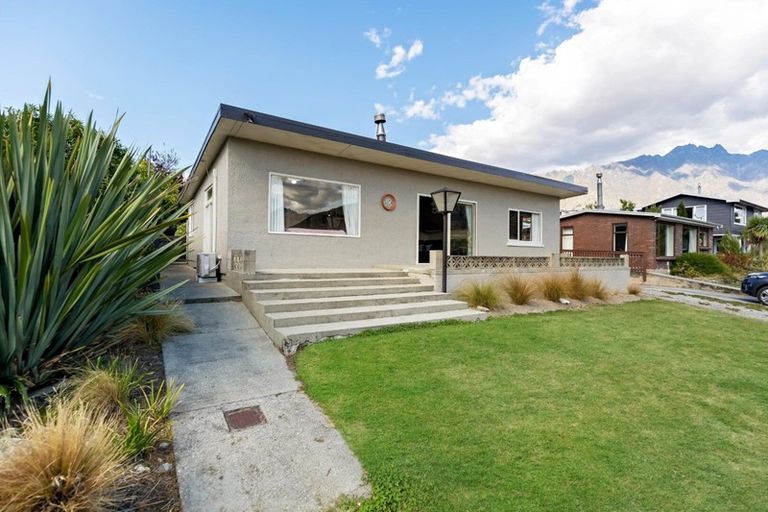 Photo of property in 18 Lake Avenue, Frankton, Queenstown, 9300