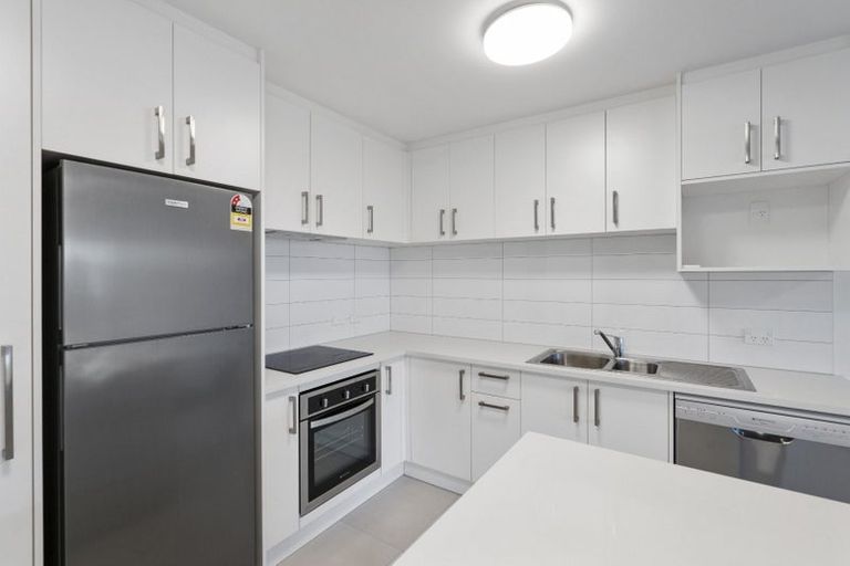 Photo of property in 1c/4045 Great North Road, Glen Eden, Auckland, 0602