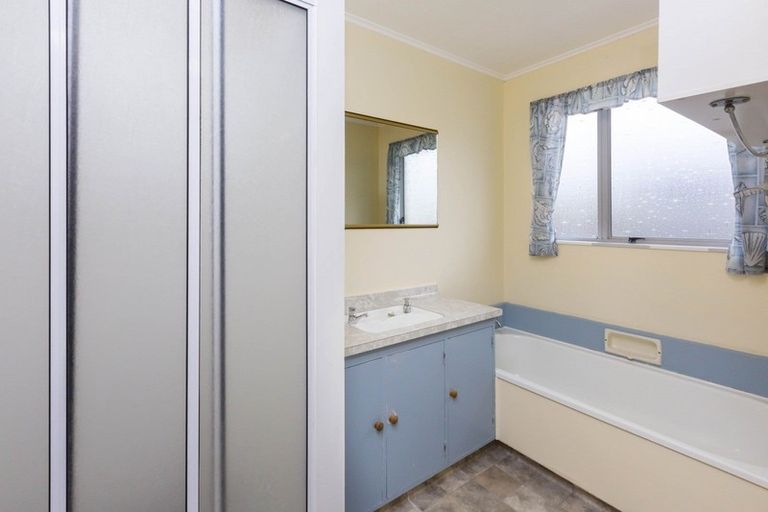 Photo of property in 1/21 Denver Grove, Totara Park, Upper Hutt, 5018