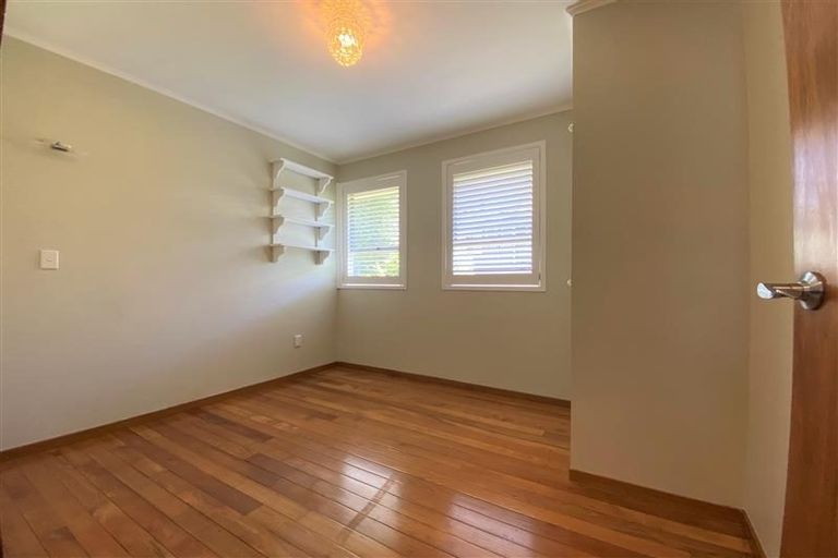 Photo of property in 36 Sequoia Place, Sunnynook, Auckland, 0620